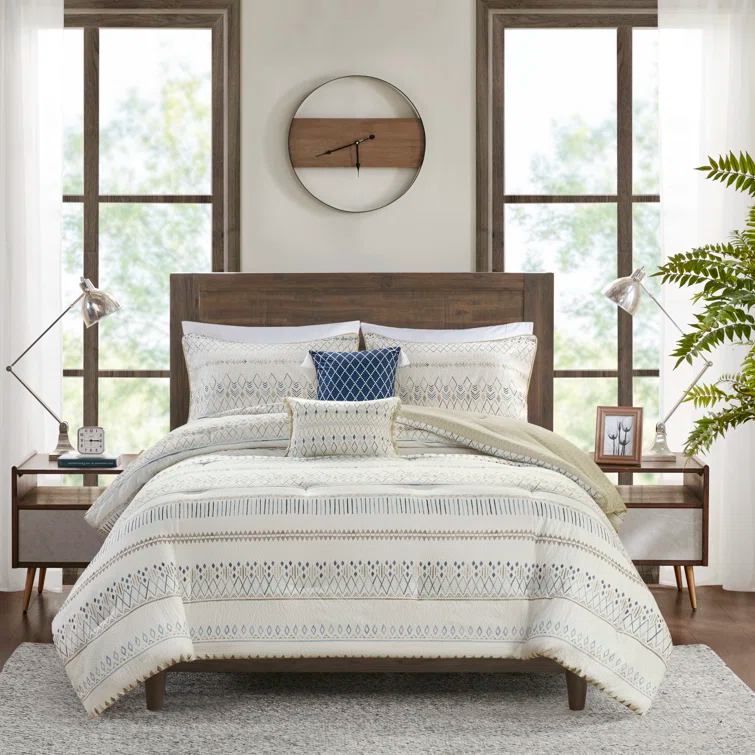 Madison Park Fraser 5 Piece Printed Seersucker Comforter Set with Throw Pillows