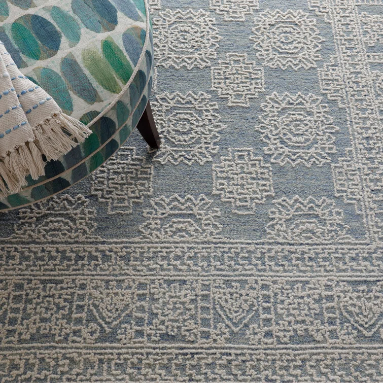Hardanger Oriental Hand Tufted Wool Area Rug in Denim/White