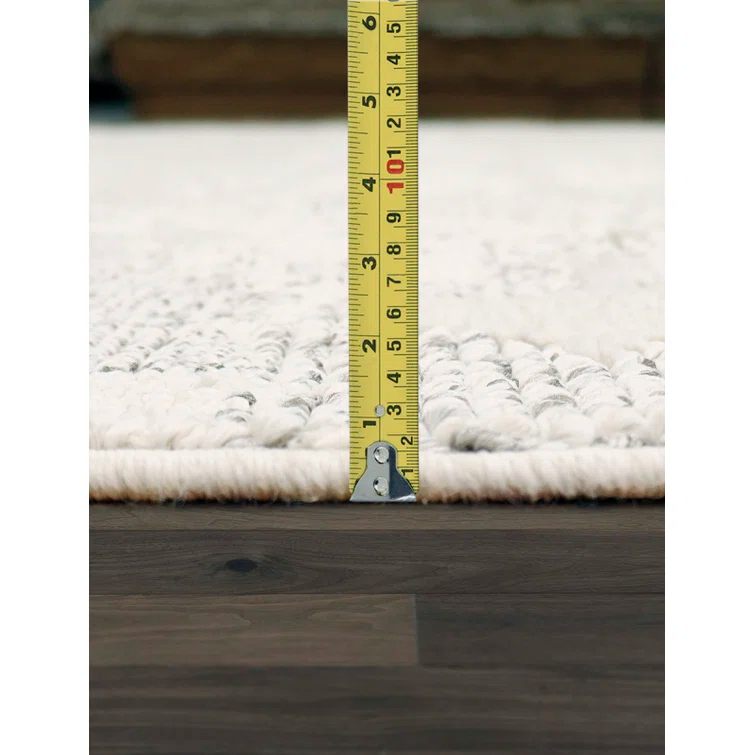 Sutton Geometric Area Rug in Ivory/Gray