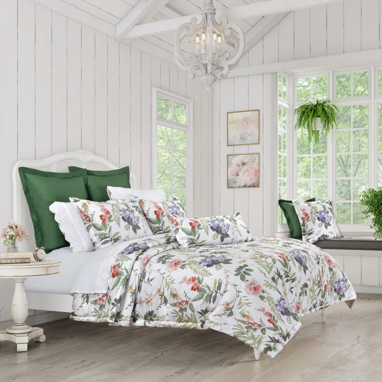 Five Queens Court Claudia Comforter Set