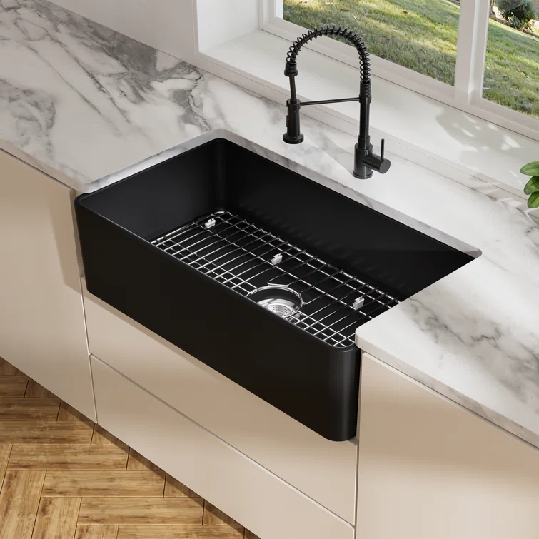 33" L x 20" W Fireclay Farmhouse Kitchen Sink with Sink Grid and Basket Strainer