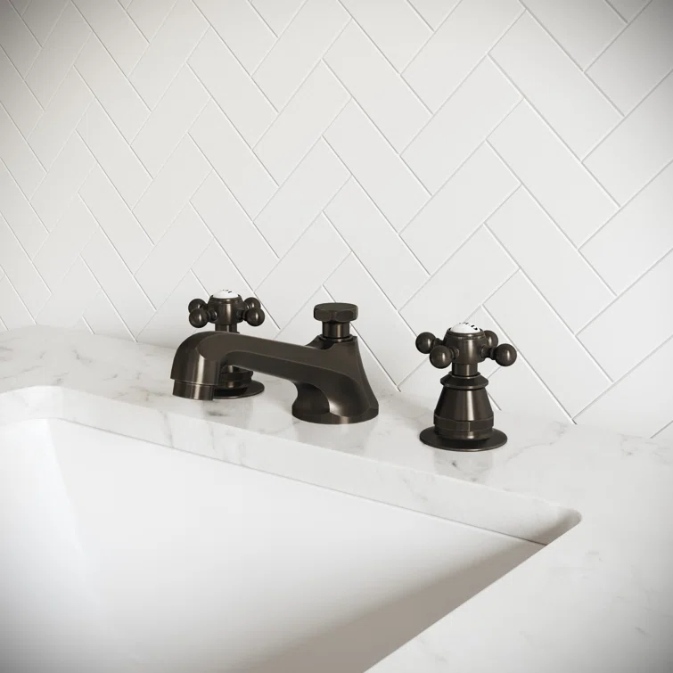 Carlson Widespread Bathroom Faucet with Drain Assembly