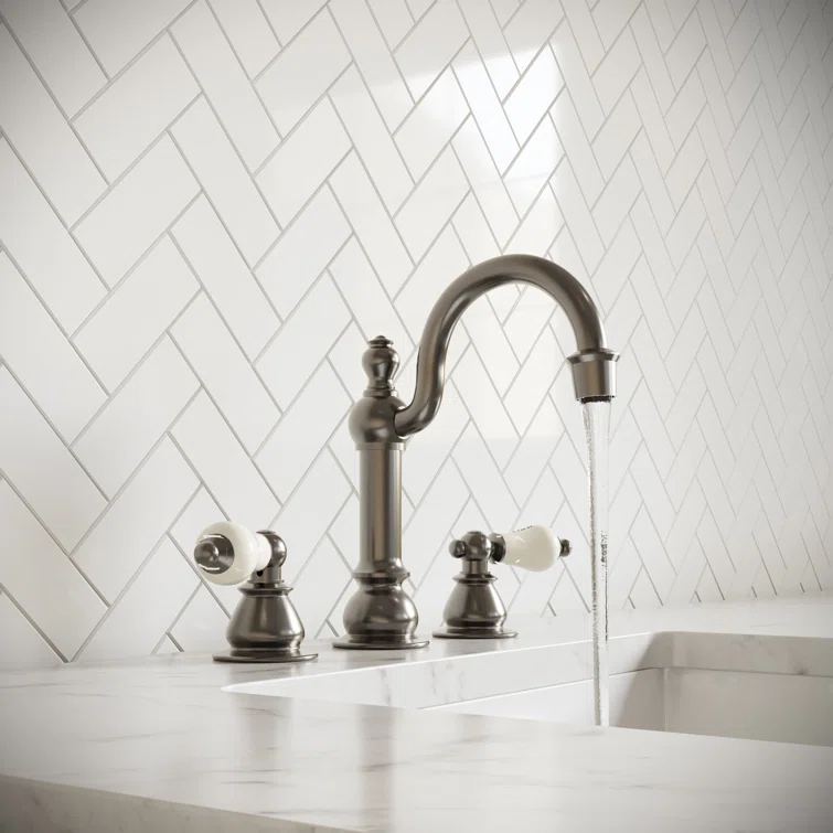 Vintage Widespread 2-handle Bathroom Faucet with Drain Assembly
