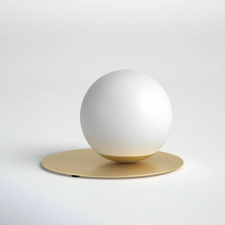 Grenache Metal Globe Lamp