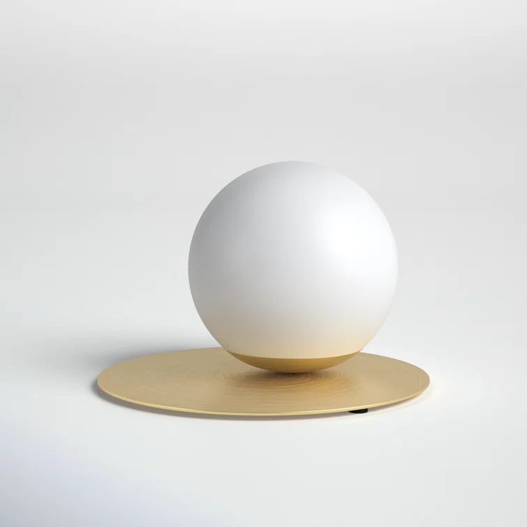 Grenache Metal Globe Lamp
