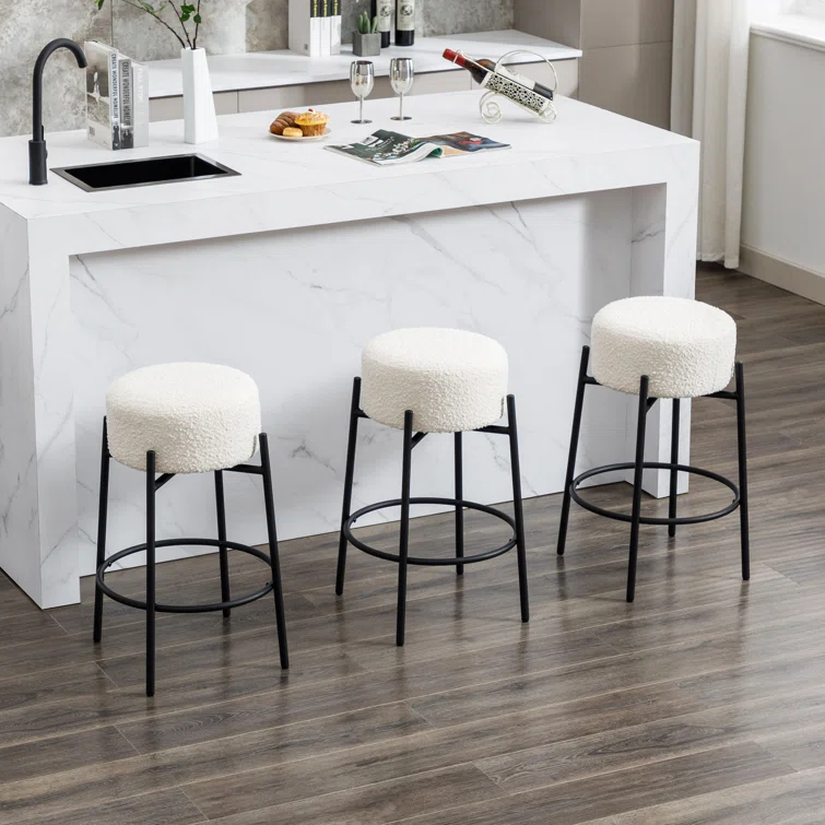 Swivel 26.7'' Boucle Counter Stool