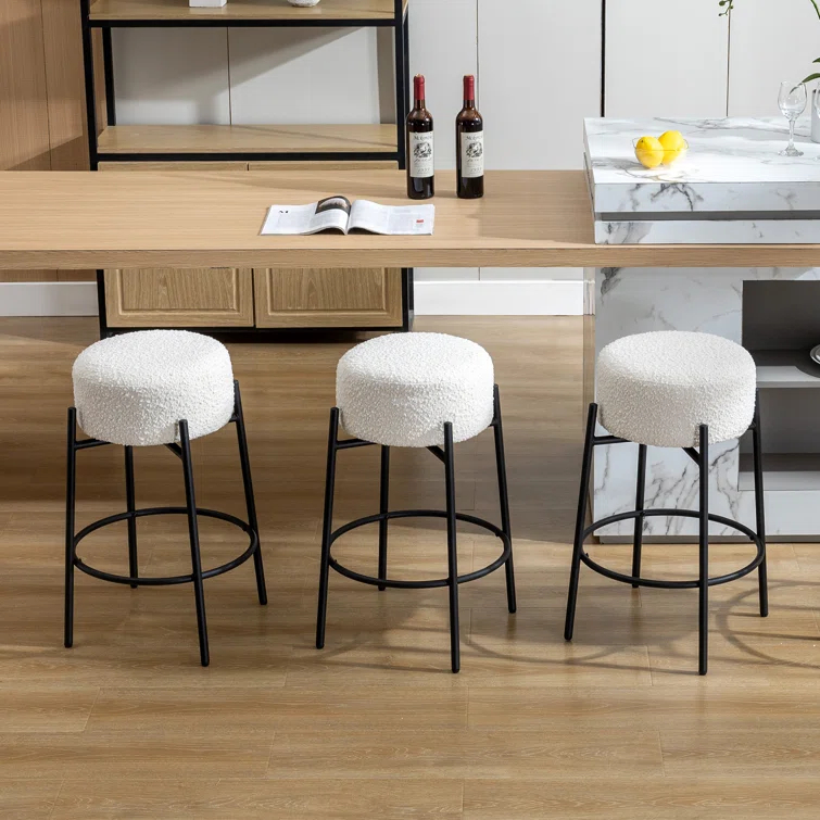 Swivel 26.7'' Boucle Counter Stool