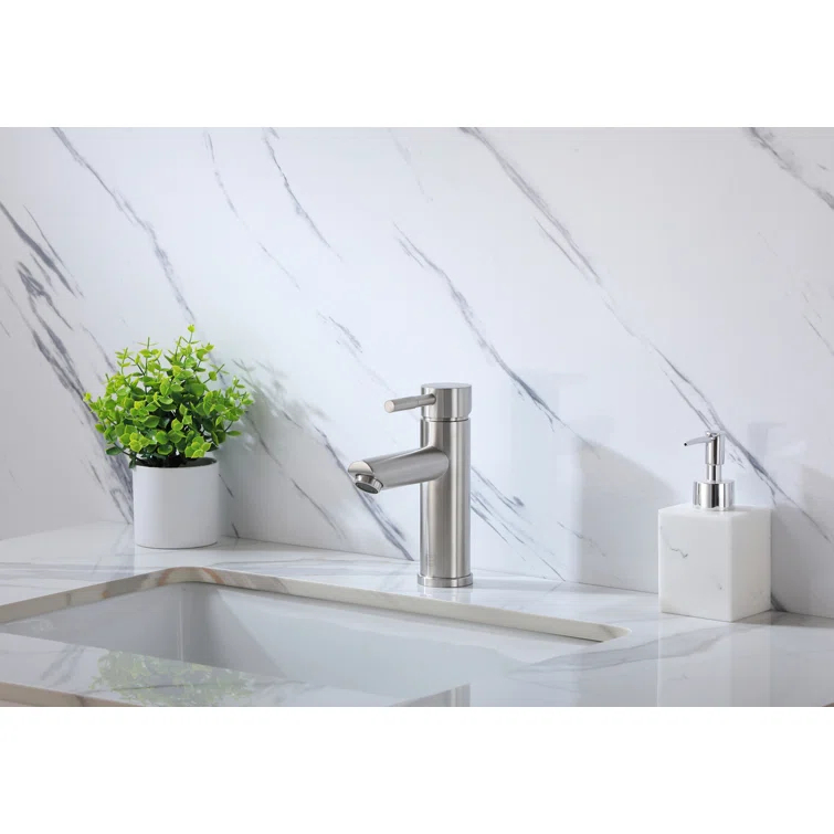 Mia Single-Hole Single-handle Bathroom Faucet