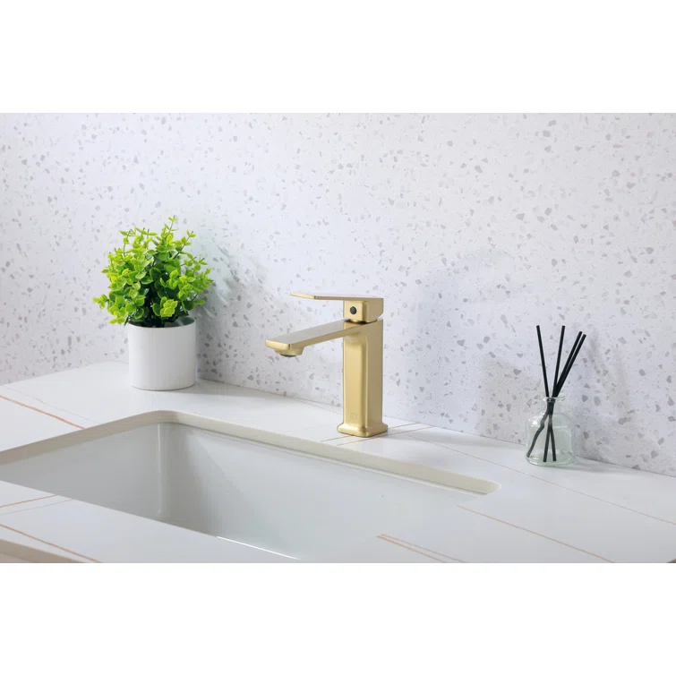 Lena Single-Hole Single-handle Bathroom Faucet