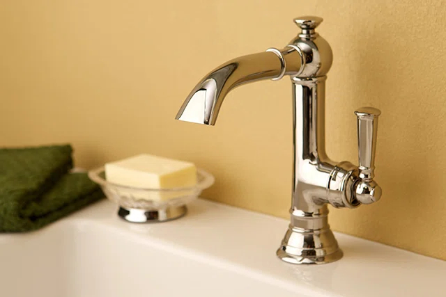 Aylesbury Single Hole Bathroom Faucet with Drain Assembly