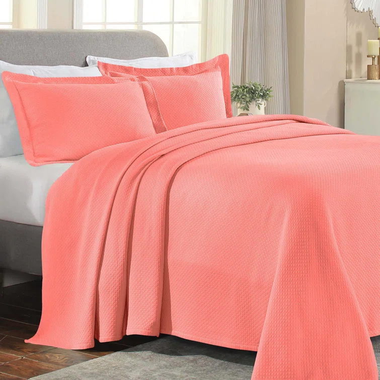 Superior Superior Solitaire Waffled Matelassé Bedspread Set with Shams
