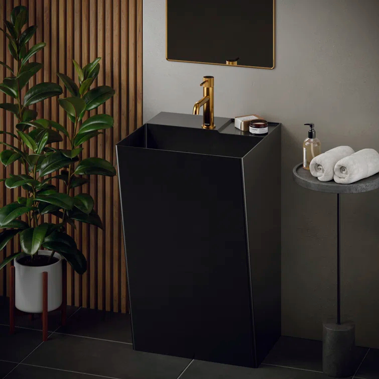 Tryst Single-Hole Single-handle Bathroom Faucet with Drain Assembly