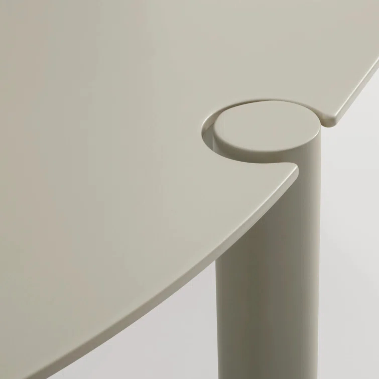 Comeuppance Round Aluminum Outdoor Dining Table