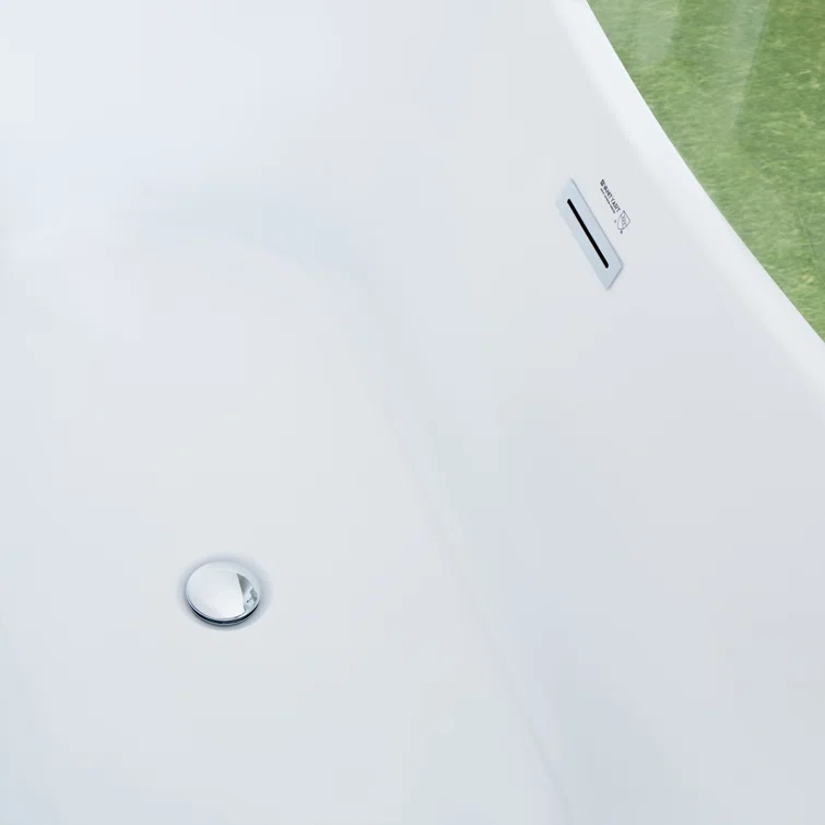 67" x 31" Freestanding Soaking Bathtub