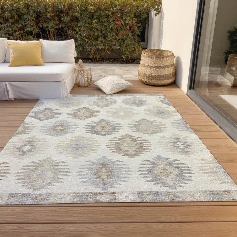 Chayden Washable Southwestern Indoor / Outdoor Rug