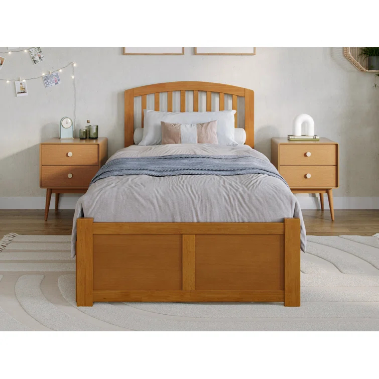 Richmond Solid Wood Platform Bed with Panel Footboard and Trundle