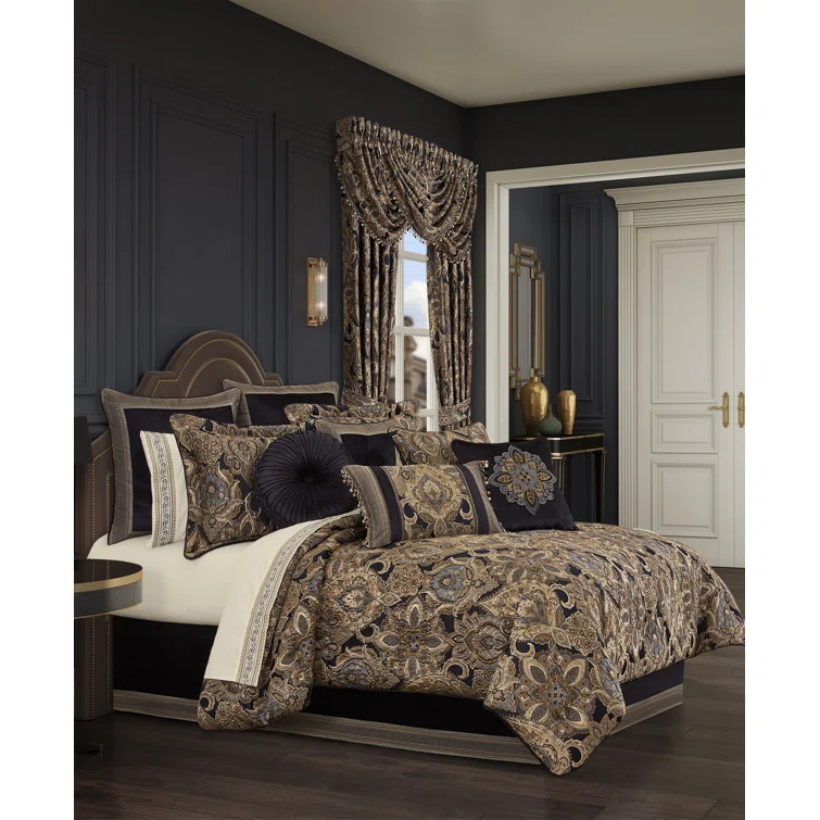 J. Queen New York Amara Comforter Set Queen