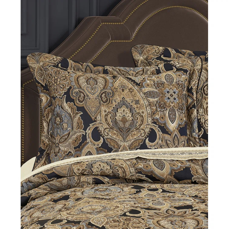 J. Queen New York Amara Comforter Set Queen