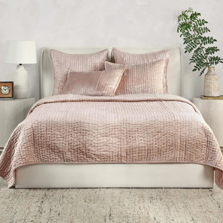 Classic Home Dimitry 100% Rayon Velvet Bliss Pink Queen Quilt by Kosas Home
