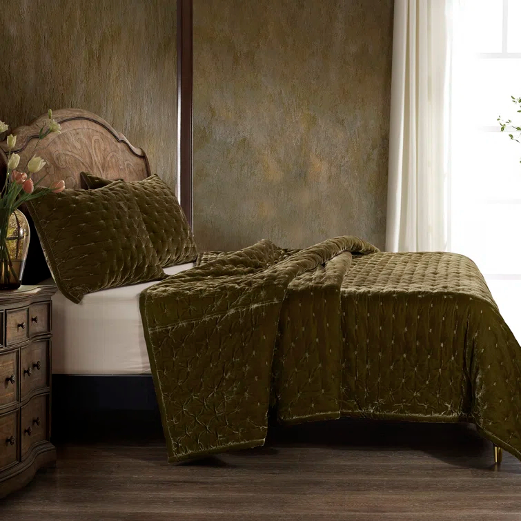 Stella Faux Silk Velvet Classic Chic Modern Rustic Romantic Western 1 Piece Quilt