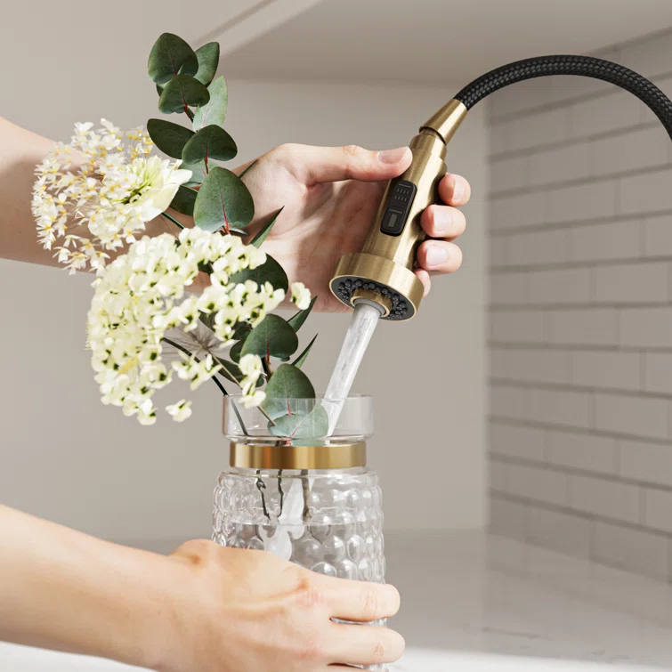 KRAUS Bolden Motion Sensor Single Handle Pull Down Touchless Kitchen Faucet