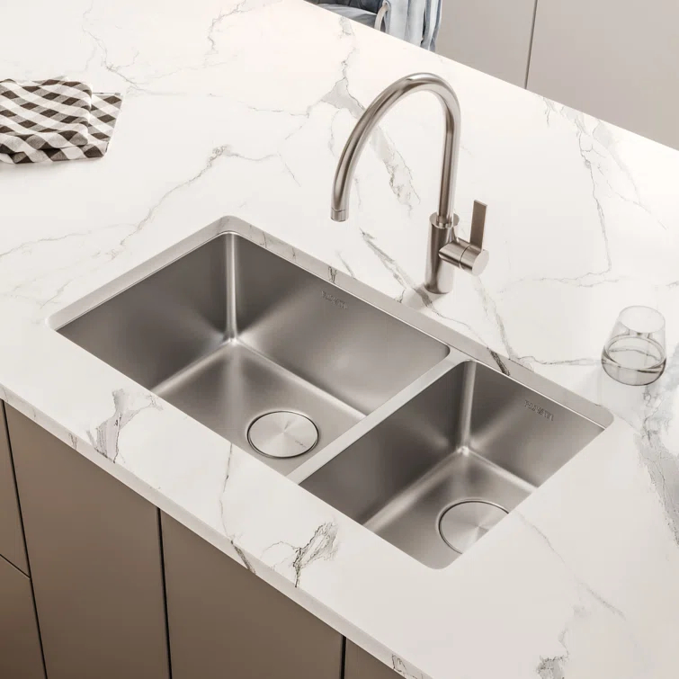 Ruvati 32-inch Undermount Kitchen Sink 16 Gauge Stainless Steel