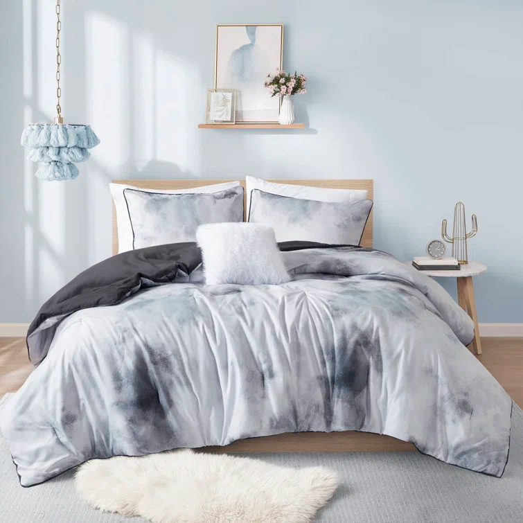 Cassiopeia Watercolor Tie Dye Printed Comforter Set with Throw Pillow