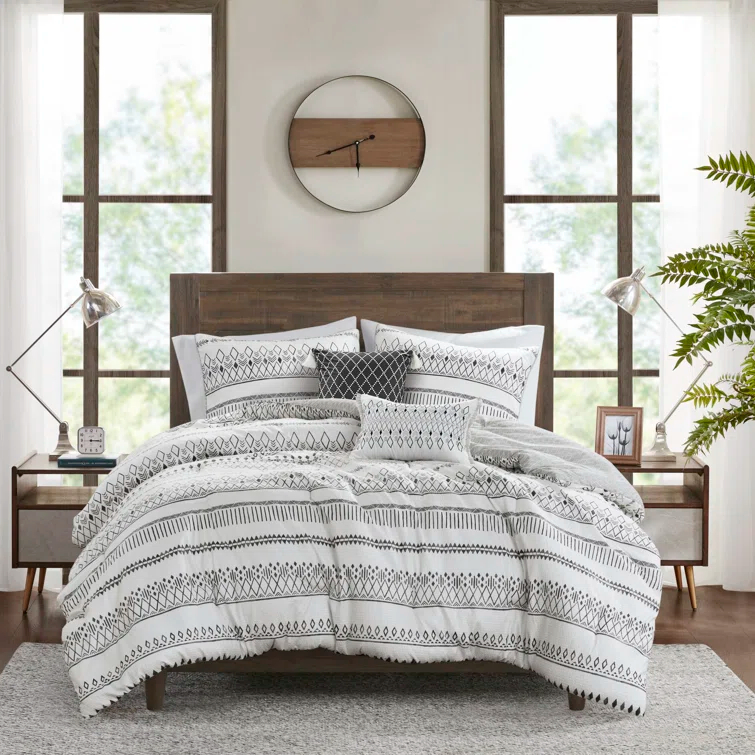 Madison Park Fraser 5 Piece Printed Seersucker Comforter Set with Throw Pillows