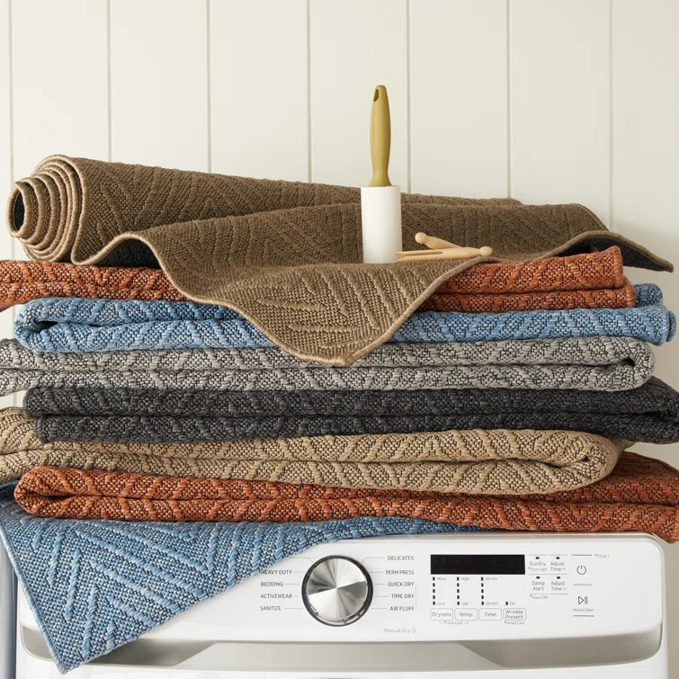 TOWN & COUNTRY BASICS Pax Herringbone Textured Solid Machine Washable Area Rug Blue