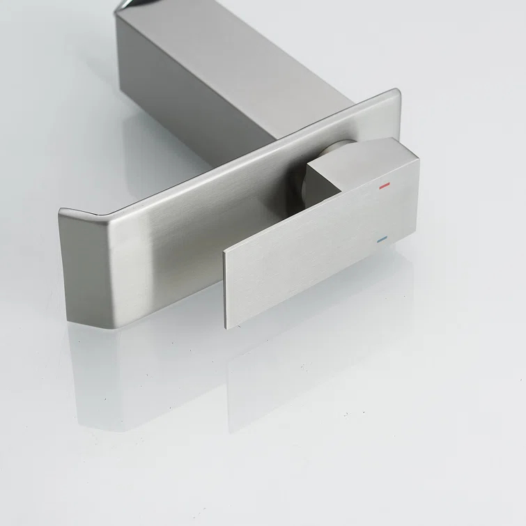 1 Single-handle Bathroom Faucet with Drain Assembly