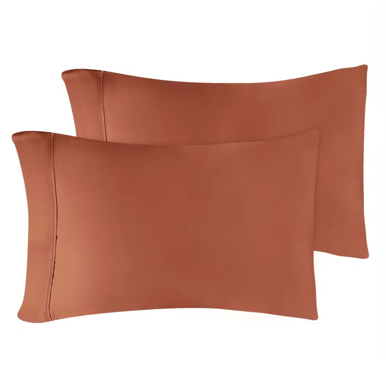 Superior Egyptian Cotton 300 Thread Count Solid Pillowcases (Set of 2)