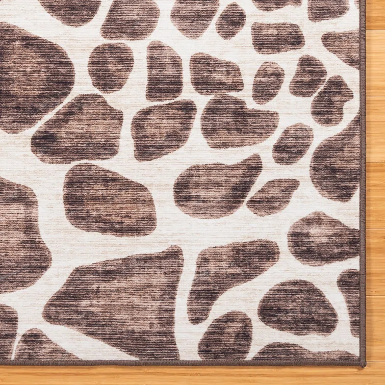 Gertmenian Crystal Print Gavin Giraffe Brown Ivory Modern Animal Print Flat Pile Indoor Area Rug