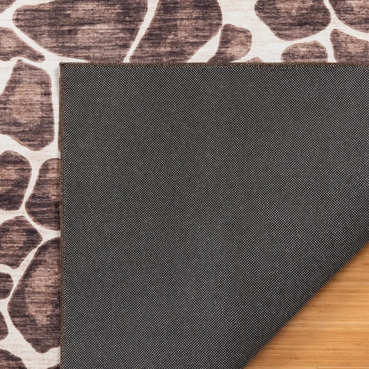 Gertmenian Crystal Print Gavin Giraffe Brown Ivory Modern Animal Print Flat Pile Indoor Area Rug