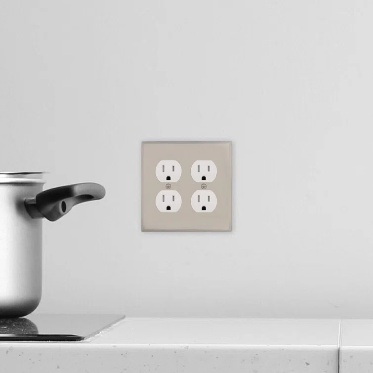 New York 2-Gang Duplex Outlet Wall Plate