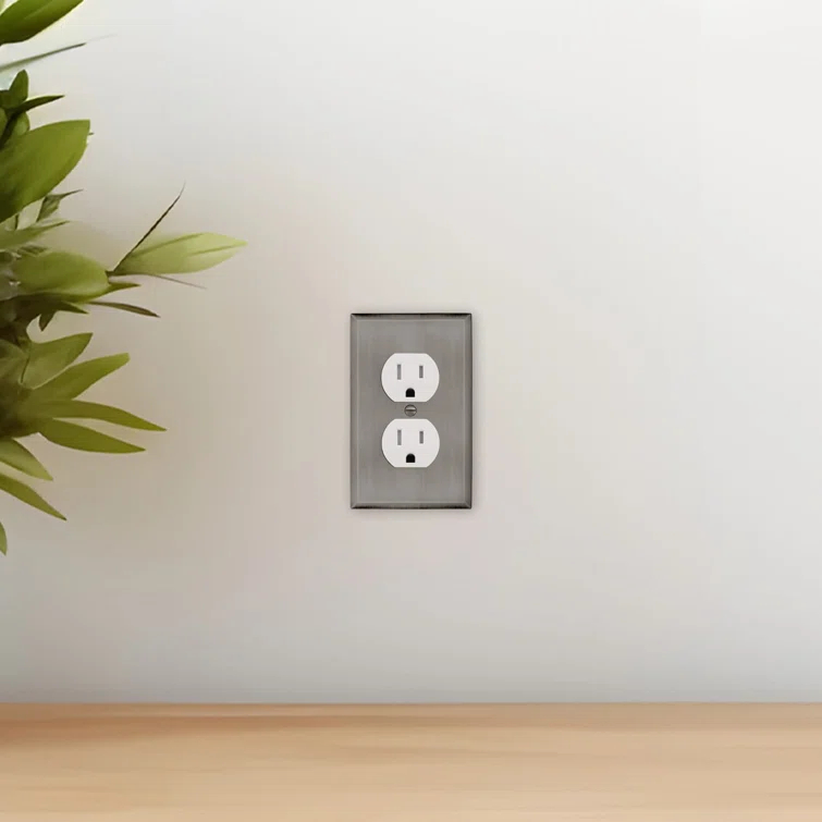 New York 1-Gang Duplex Outlet Wall Plate