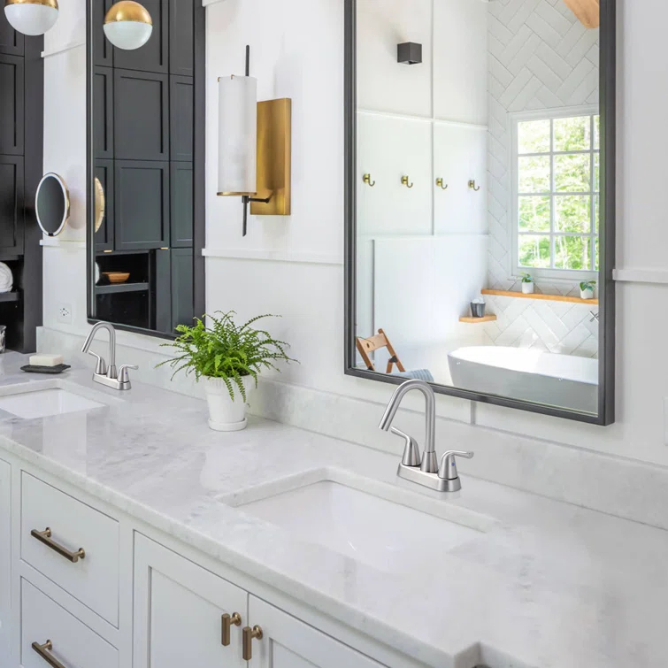 Centerset 2-handle Bathroom Faucet with Drain Assembly