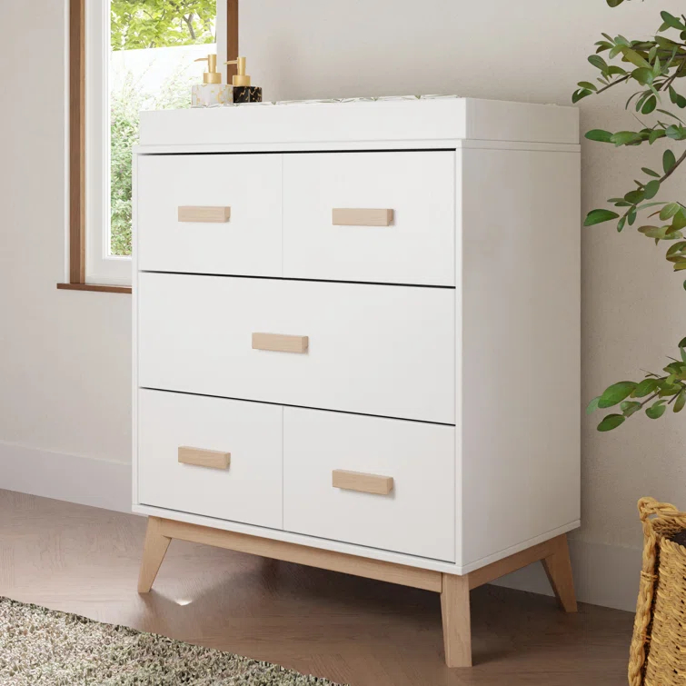 Scoot 3 Drawer Changing Table