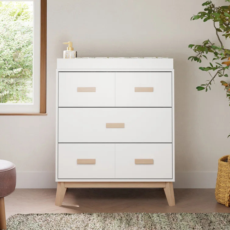 Scoot 3 Drawer Changing Table