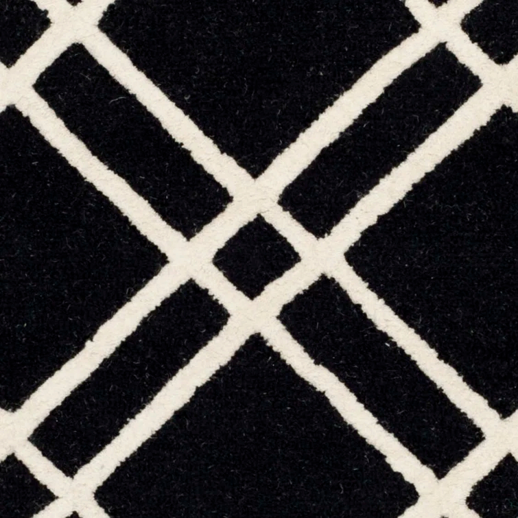 Deedgra Hand Tufted Wool Geometric Rug