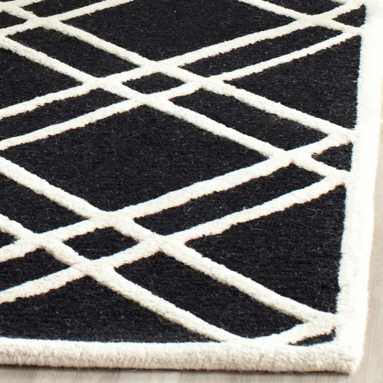 Deedgra Hand Tufted Wool Geometric Rug