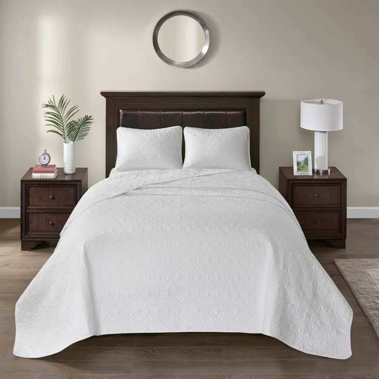 Quebec Reversible Bedspread Set