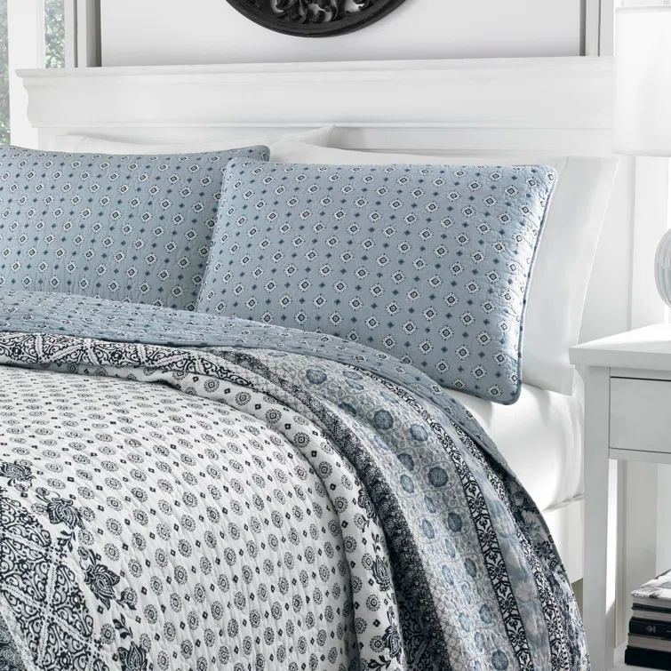 Fenwick Reversible Quilt Set