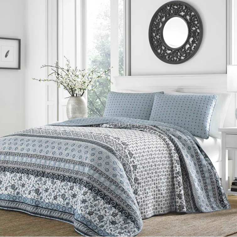 Fenwick Reversible Quilt Set