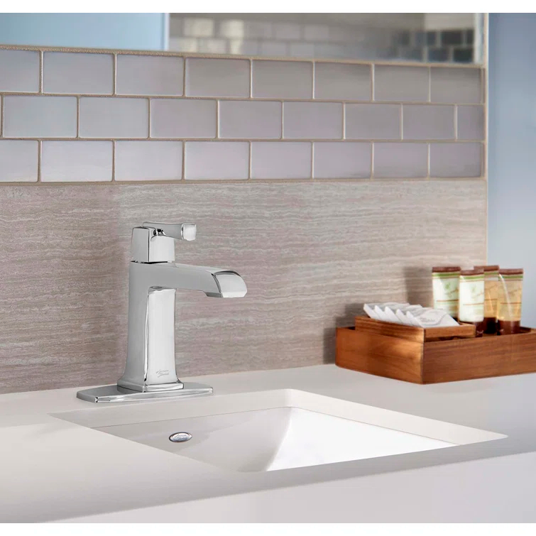 American Standard 7353.101.002 Townsend Single-Hole Bathroom Faucet with Drain Assembly