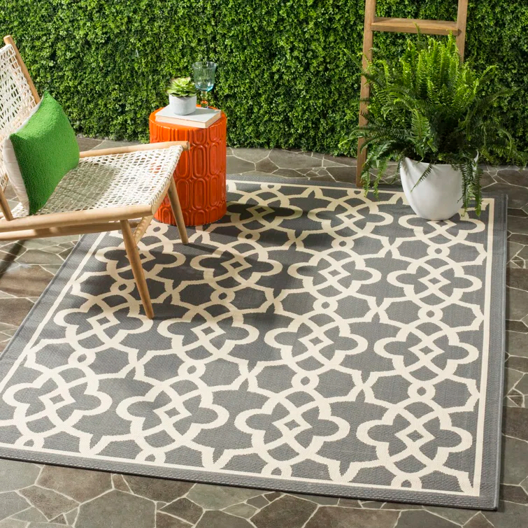 Courtyard Performance Chevron Rug