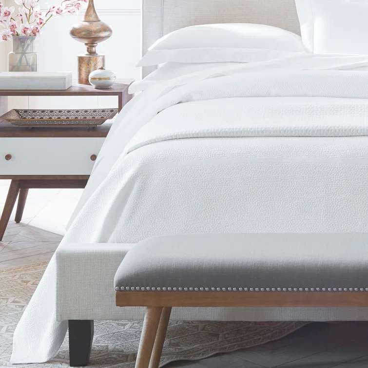 Montauk Queen White Cotton Matelasse Coverlet