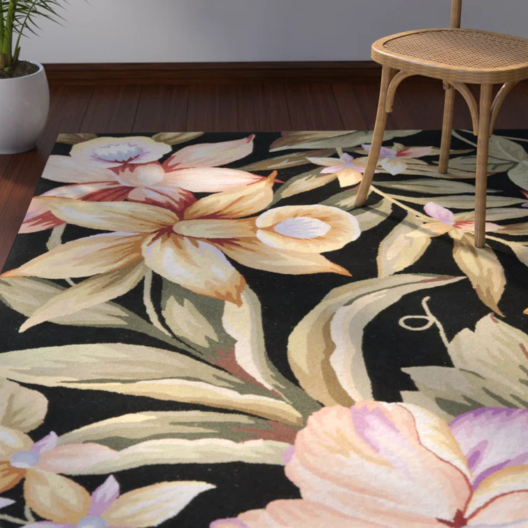 Hogle Hand Hooked Wool Pile Floral Rug