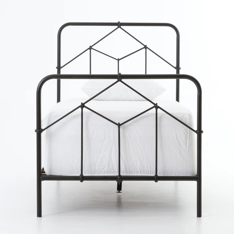 Maddie Bed - Black / Twin