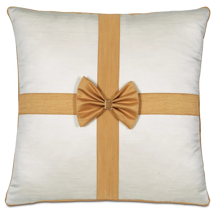 Eastern Accents Holiday Appliqued Throw Pillow