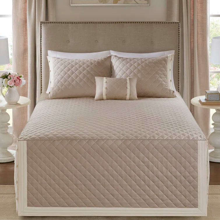 Breanna Cotton Modern & Contemporary 4 Piece Quilt Set